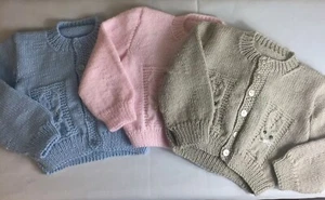 Cardigan lavorato a mano Springtime Bunny morbido acrilico bottoni davanti maglione 2T NUOVO - Foto 1 di 15