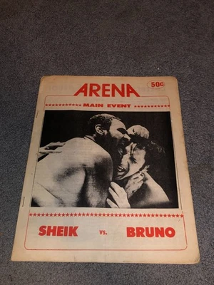 Vintage 1970 WWWF ARENA Souvenir Program THE SHEIK vs BRUNO SAMMARTINO - WWF - Imagem 1 de 4