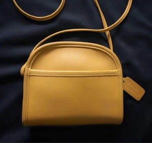 Coach USA borsa a tracolla vintage in pelle gialla usata cinghie nylon - Foto 1 di 8