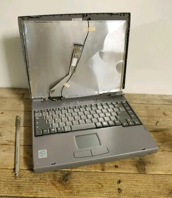 Computer Vintage Netbook Olivetti Xtrema 5000 - PC Intel Pentium III netbook PC  - Immagine 1 di 4