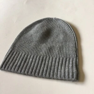 Berretto NORDSTROM MAGLIA CASHMERE GRIGIO ERICA OS NUOVO CON ETICHETTE - Foto 1 di 6