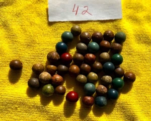 2 LOTS OF VINTAGE CLAY MARBLES, LOT 1 = 50 MARBLES & LOT 2 = 42 AS PICTURED - Picture 1 of 12