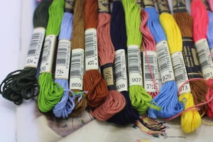 Cross Stitch Patterns With 19 Dmc Floss Skeins - Picture 1 of 7