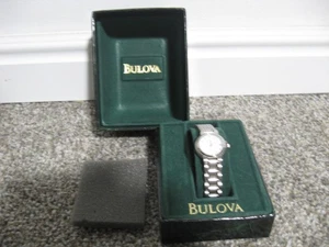 Reloj de pulsera de acero inoxidable para mujer / mujer suizo BULOVA Quartz Swiss RE-2422 vintage - Imagen 1 de 8