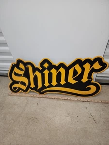 Nuova birra SHINER BOCK Spoetzl Brewer Meral Script SIGN MAN CAVE TACKER - Foto 1 di 3