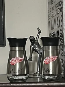 Detrot Red Wings 4 “ NHL Hockey Stainless Steel Salt & Pepper Shaker Set - Picture 1 of 2