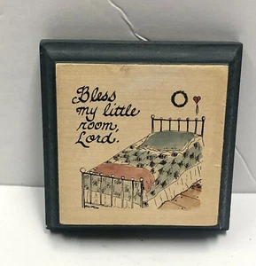 Arte de pared “Bendice mi pequeña habitación” de colección plaga corazón cuerdas hechas en Carolina del Norte - Imagen 1 de 7