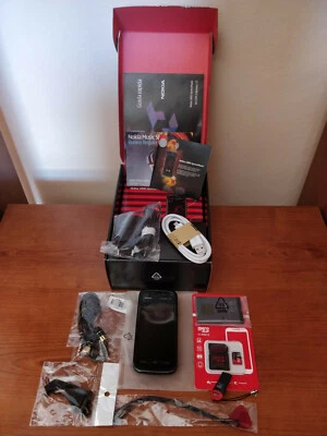 NOKIA 5800 XPRESSMUSIC BLUE 3 MEGAPIXEL 3.2" HSPA RADIO WIFI CELLULARE VINTAGE - Immagine 1 di 4