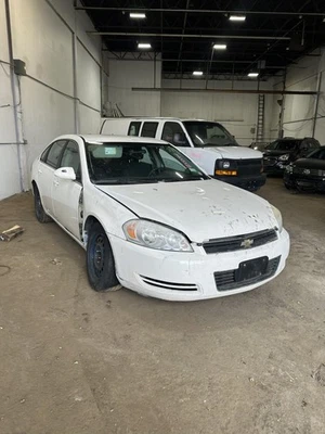 Cuarto de cristal izquierdo usado se adapta a: Chevrolet Impala 2008 grado A izquierdo Foto 1 de 4