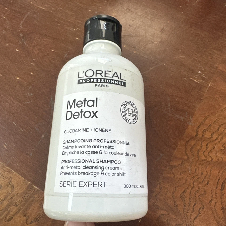 L'oreal Metal Detox Anti-Metal Cleansing Cream Prevents Breakage Shampoo 10.1 oz - Image 1 of 1