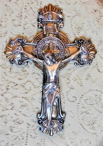 Roman Catholic Wall Crucifix Cross  EVIS IN IBITV NRO PRAE SENTIA MVNIAMVR - Picture 1 of 6