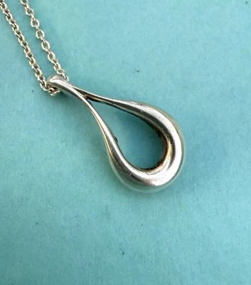 "Collar colgante lágrima abierta de plata esterlina Tiffany & Co. Elsa Peretti 18""" Foto 1 de 4