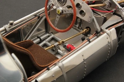 Exoto XS | 1:18 | FERRARI ROLLING CHASSIS | 1958 Dino Ferrari 246 F1 - Image 1 of 4