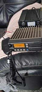 ICOM IC-F2010  UHF - Picture 1 of 3
