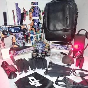 DJi Mavic Pro + 1 Battery, 12 Props, USB-C Cable, Sticker Kit, Carry Bag... - Picture 1 of 21