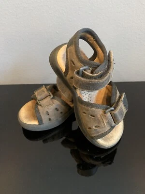 Sandalias estilo Seth de cuero marca JUMPING JACKS niños pequeños talla 7M exc. Estado. Foto 1 de 4