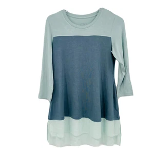 Top tunica LOGO Lori Goldstein taglia XS colore blu blocco strati alto basso - Foto 1 di 9