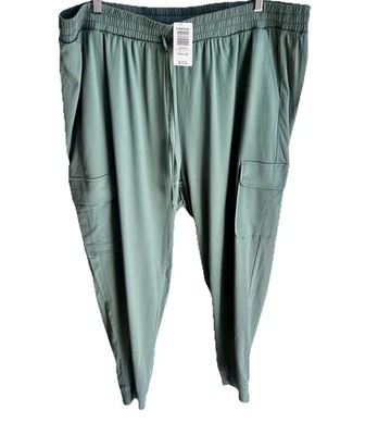TORRID Women's Size 3 Jogger Stretch Challis Cargo Pocket Pants Forest Green NWT - Image 1 of 4
