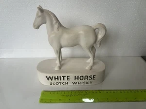 ORIGINAL VINTAGE WHITE HORSE SCOTCH WHISKY ADVERTISING FIGURE - KELSBORO WARE - Picture 1 of 3