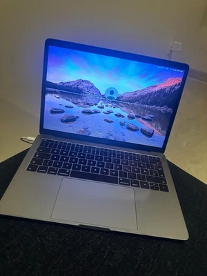 Apple MacBook Pro 13” 2017 i5 2,3GHz 8GB RAM 256GB SSD – Ventura - Bild 1 von 4