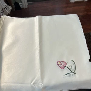 7 Abendessen/Lunch Fanchy Leinen Servietten mit bestickter Blume 16" x 16" - Bild 1 von 4