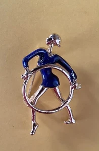 HOOP GYMNASTICS DANCER BROOCH PIN - Blue Enamel / Gold-tone - Picture 1 of 2