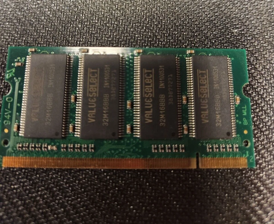 Corsair Value Select - 512MB DDR1 SDRAM - VS512SDS266 - Laptop RAM Memory Card - Image 1 of 2