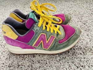 New Balance 574 Womens Sneakers Sz 8 Purple & green Athletic Running Shoes  - Bild 1 von 23
