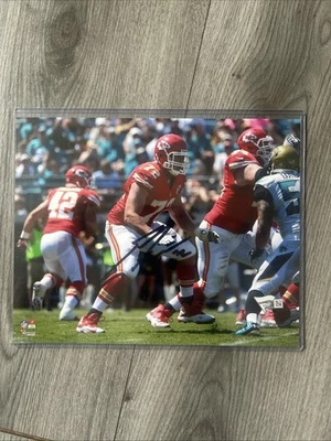 A Signed 08 X 10 Photo Of Eric Fisher Kansas City Chiefs Fanatics Authentic COA - Image 1 of 4