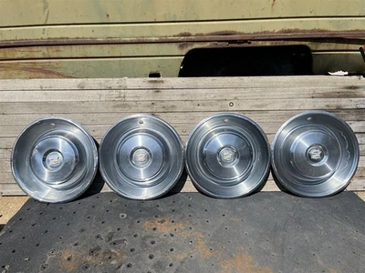 Cadillac DeVille Fleetwood Eldorado 1965 juego de 4 tapacubos OEM 65 cubiertas de rueda Foto 1 de 4