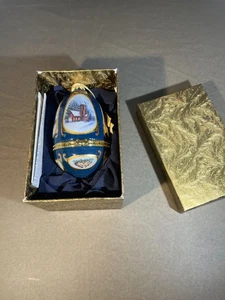 Mr. Christmas musikalisches Ei Ornament blau & gold Kirche weg in einer Krippe (1082) - Bild 1 von 2