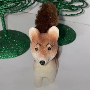 Flocked Squirrel Dog Fox Bushy Tail Animal Vintage Charls Prod Hong Kong ? - Picture 1 of 6