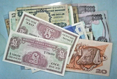 (19) Old Banknotes, Borneo, Australia, India, Sweden, Netherlands, Guana +others - Image 1 of 4