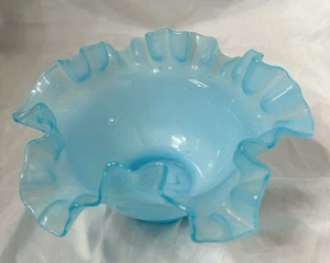 Fenton hellblaue durchscheinende Rüschenschale (z252) - Bild 1 von 4