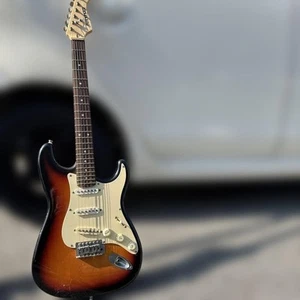 Fernandes Stratocaster Sunburst - Picture 1 of 6