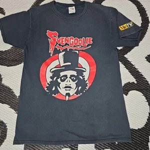Svengoolie MeTV Horror Show Promo T Shirt Official Chicken Thrower Size S - Picture 1 of 8