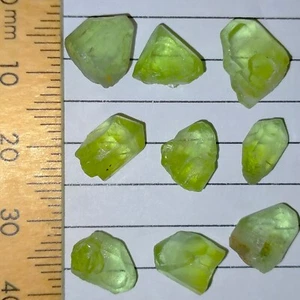 Peridoto Olivino Piedras Preciosas Ásperas Sueltos Cristales Crudos Paquete Forsterita 32.2ct - Imagen 1 de 6