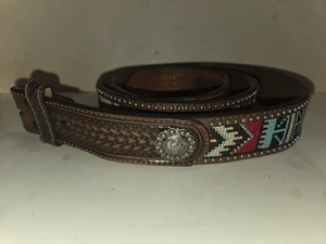 Ariat Westerngürtel Nailhead Stoff mittig rund Concho Leder Gr. 44 *LESEN* - Bild 1 von 8