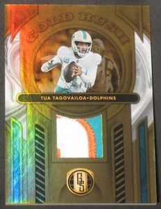 Parche de 3 colores Tua Tagovailoa 2024 Panini Gold Standard Rush (45/49) Dolphins - Imagen 1 de 2