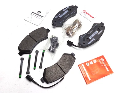 Pastillas de freno de disco delanteras Ram ProMaster 1500 2500 2014-2018 68230105AC Mopar OEM NUEVAS Foto 1 de 4