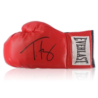 Boxhandschuh signiert von Tyson Fury - Bild 1 von 3