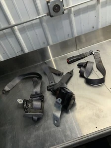 1997-2001 Jeep Cherokee XJ Rear Seat Belts & Buckles Set OEM - Picture 1 of 5