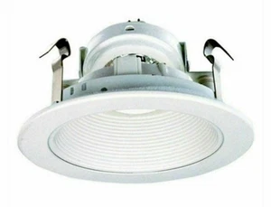 Elco EL1493 weiß 4" Bi Pin verstellbare Schallwand Verkleidung - EL 1493 - NEU - Bild 1 von 1