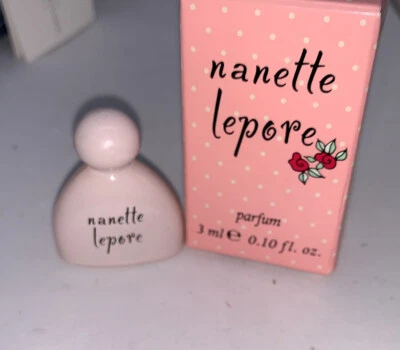 NANETTE LEPORE 1 peça. MINIATURA EAU DE PARFUM PARA MULHERES 0,1floz/3ml - Imagem 1 de 4