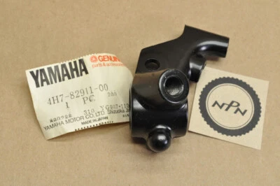 Nuevo de Lote Antiguo Yamaha 1981-83 XV750 Virago 1980-83 XJ650 Manillar Izquierdo Embrague Palanca Percha Foto 1 de 2