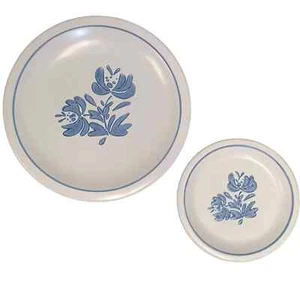 Pfaltzgraff Yorktowne Stoneware Set - Dinner Plate & 1 Salad Plate - Picture 1 of 3