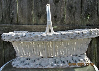 Large Decorative Wicker Basket or Pet Bed with Handle - Image 1 of 4
