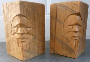 Due fermalibri in legno intagliato a mano ornamenti con volti mistici - Foto 1 di 5
