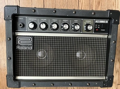 Roland JC-20 (jazz) guitar amplifier - Image 1 of 3
