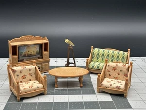 Calico critters familias silvanas cómodo conjunto de sala de estar con TV - Imagen 1 de 1